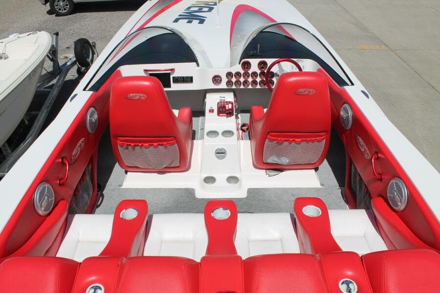 2004 Spectre 
