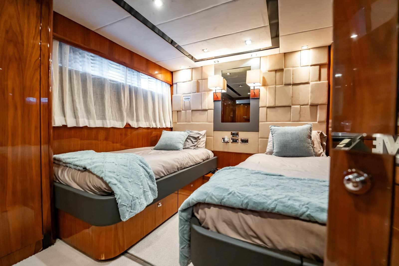 2010 Sunseeker 34 Metre Yacht