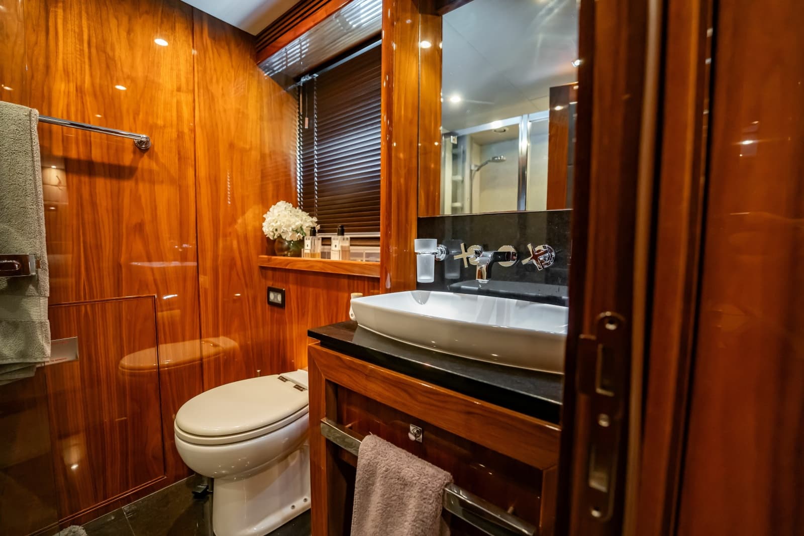 2010 Sunseeker 34 Metre Yacht