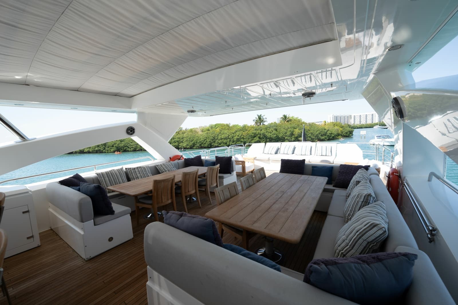 2010 Sunseeker 34 Metre Yacht