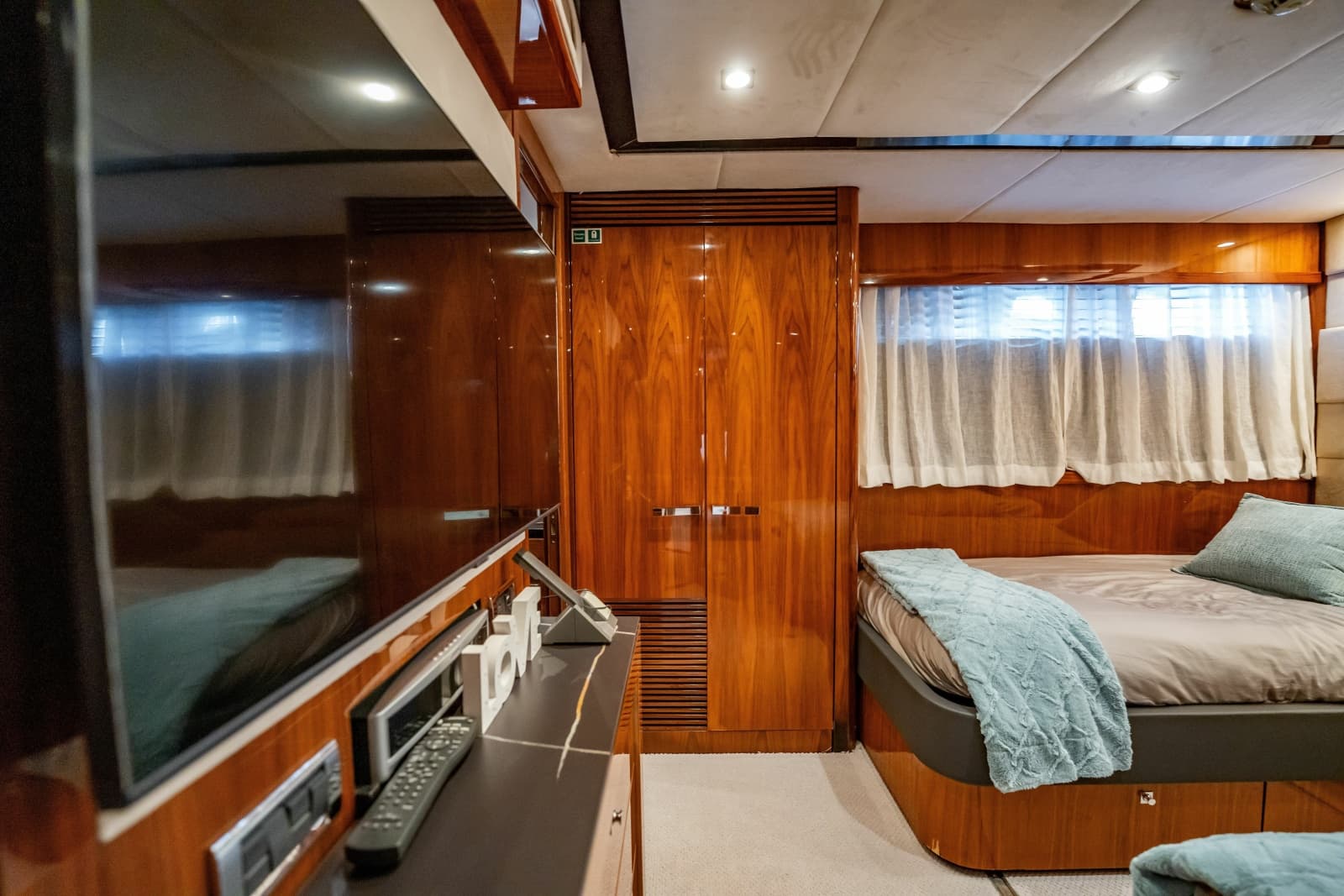 2010 Sunseeker 34 Metre Yacht