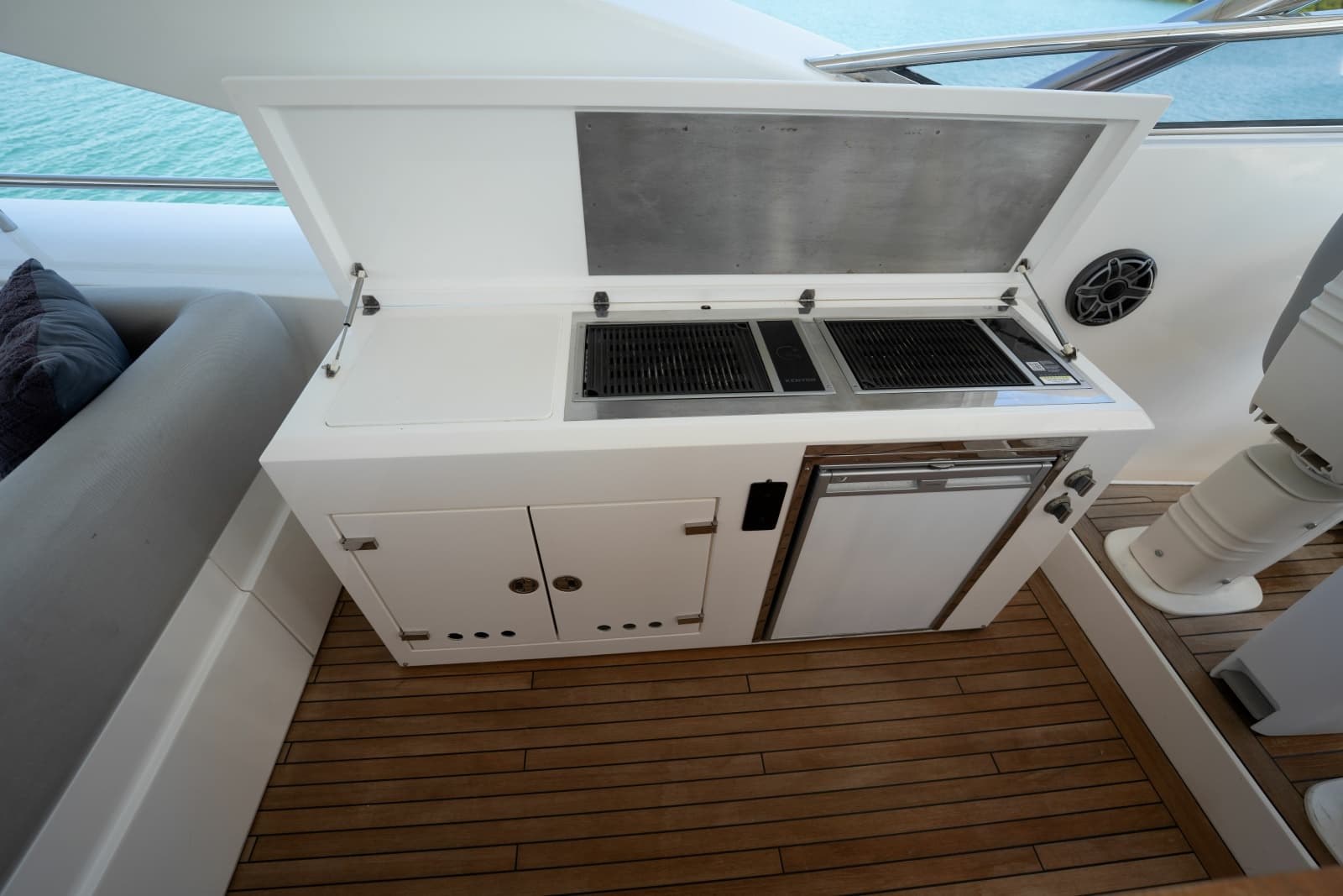 2010 Sunseeker 34 Metre Yacht