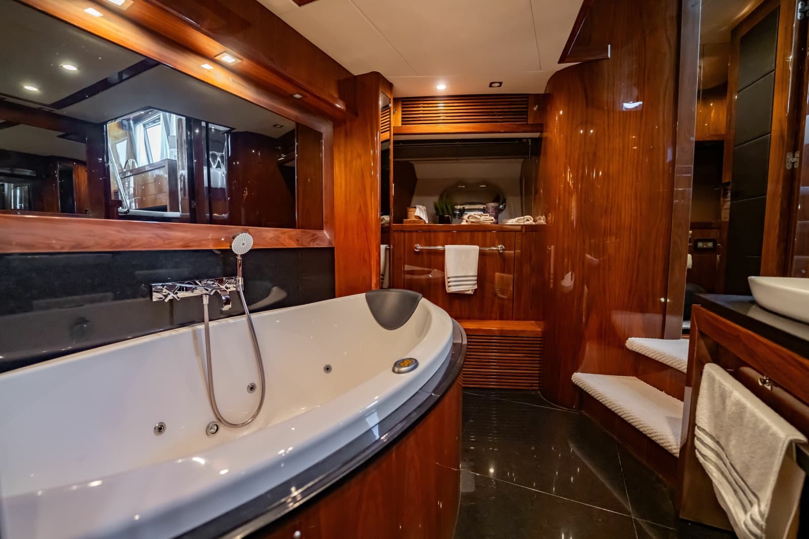 2010 Sunseeker 34 Metre Yacht