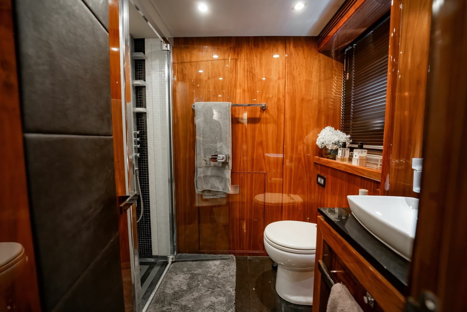 2010 Sunseeker 34 Metre Yacht