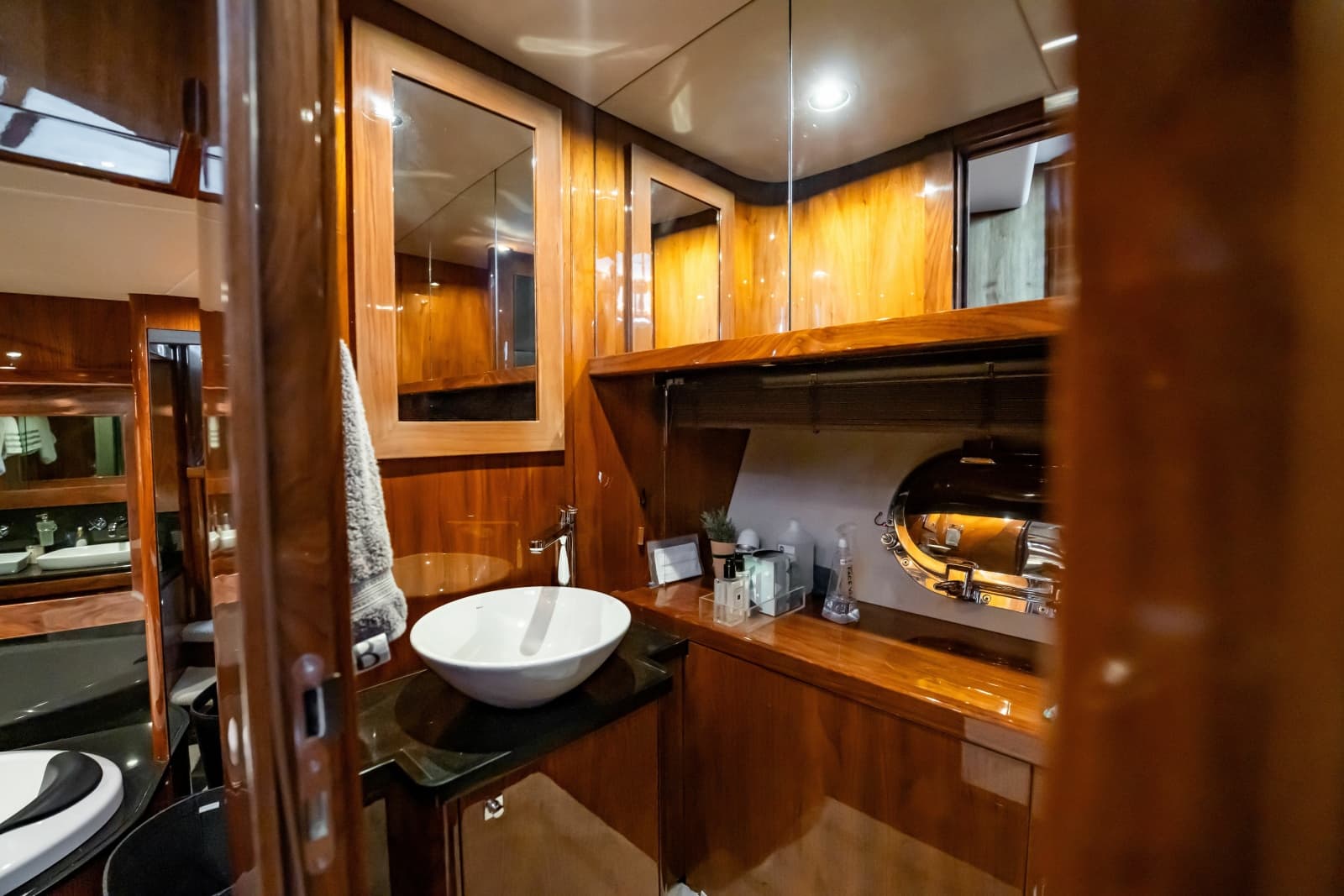 2010 Sunseeker 34 Metre Yacht