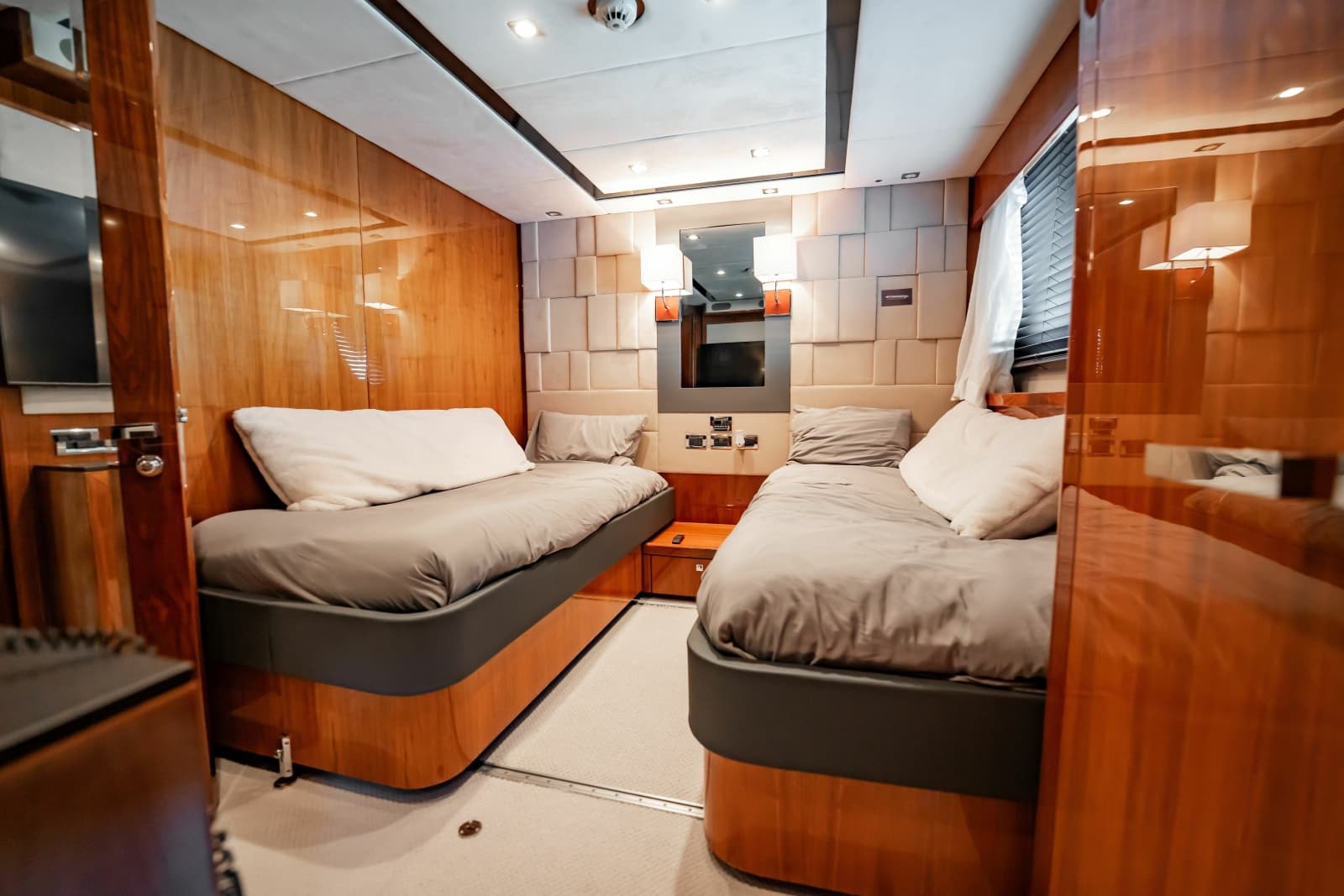 2010 Sunseeker 34 Metre Yacht