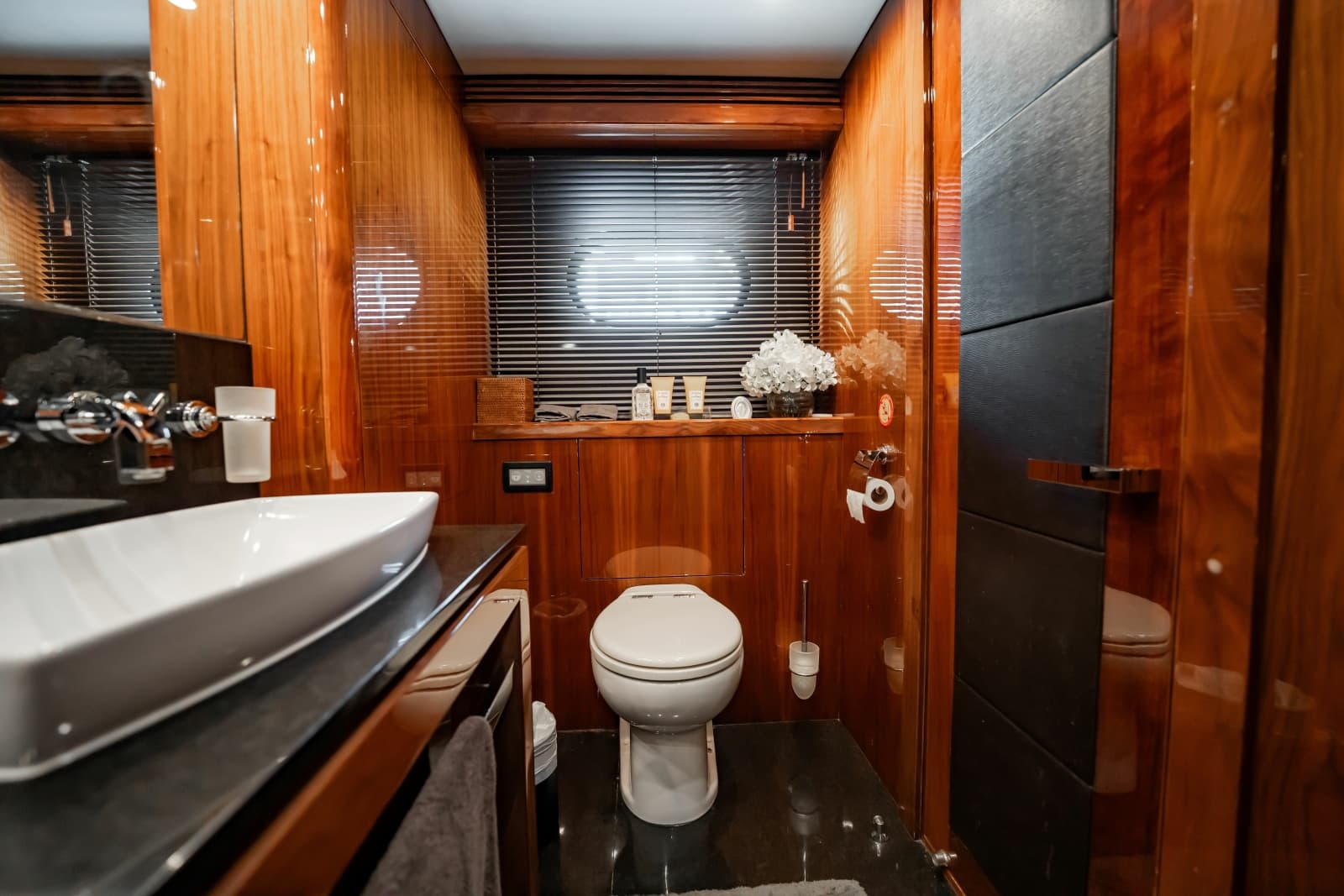 2010 Sunseeker 34 Metre Yacht