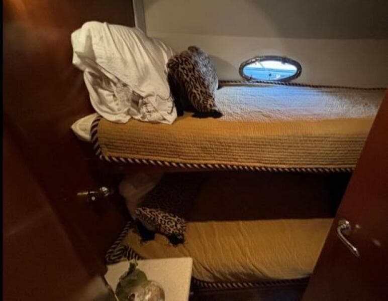 1998 Carver 530 Voyager