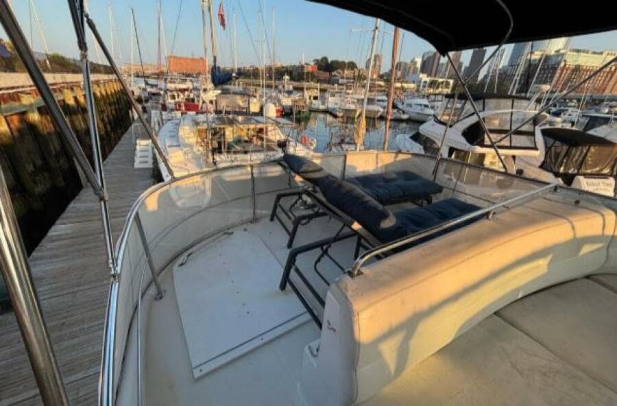 1998 Carver 530 Voyager