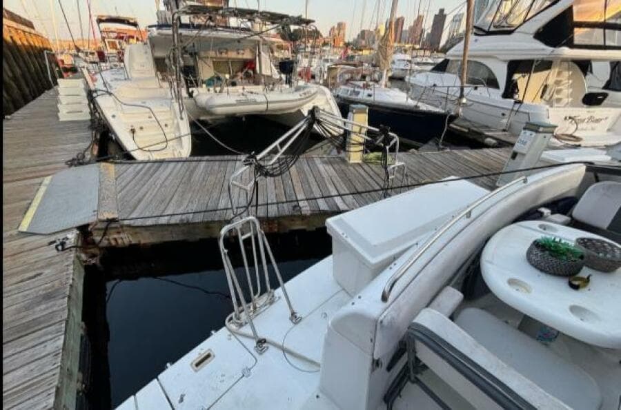 1998 Carver 530 Voyager