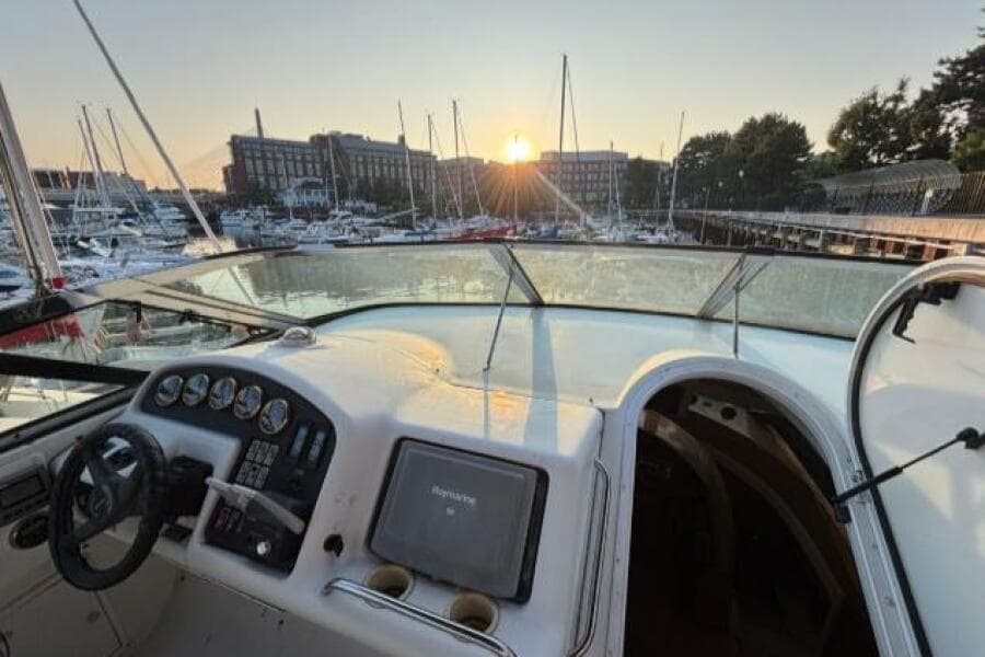 1998 Carver 530 Voyager