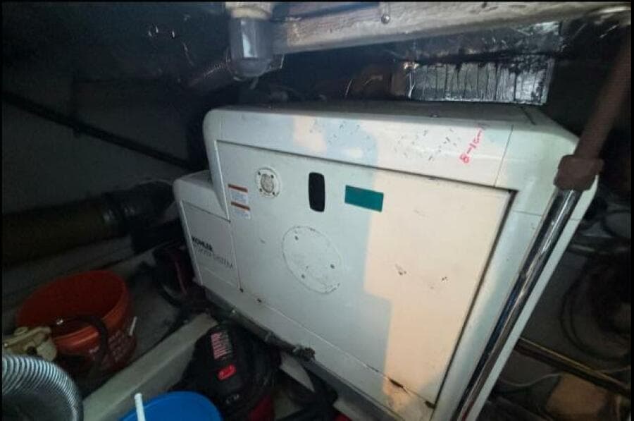 1998 Carver 530 Voyager
