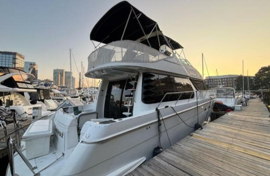 1998 Carver 530 Voyager
