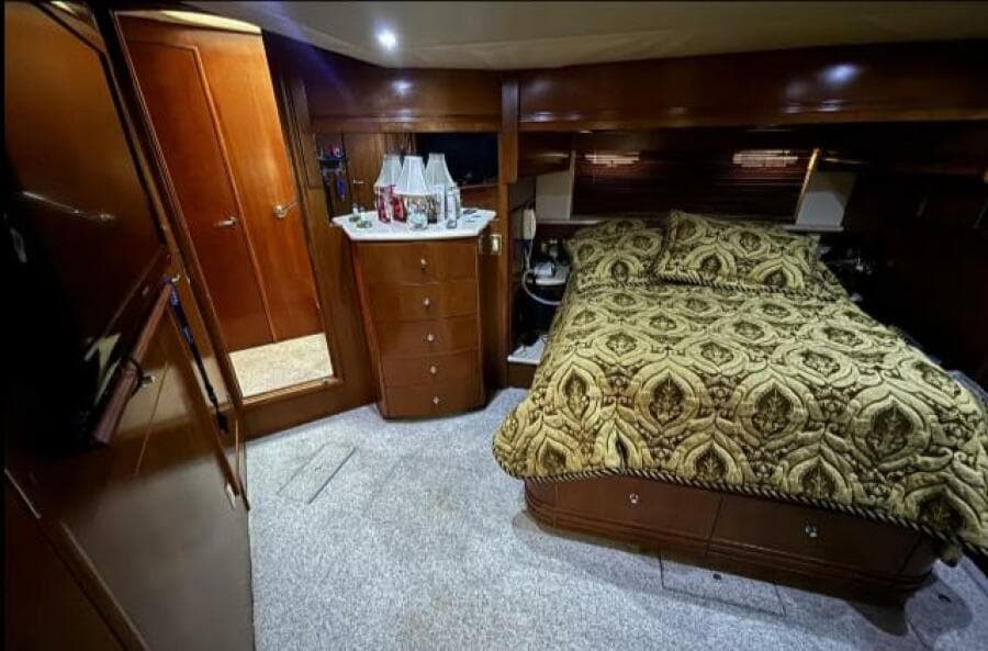 1998 Carver 530 Voyager