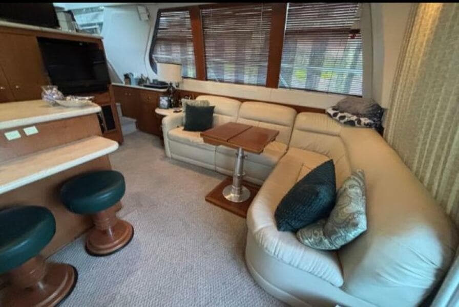 1998 Carver 530 Voyager