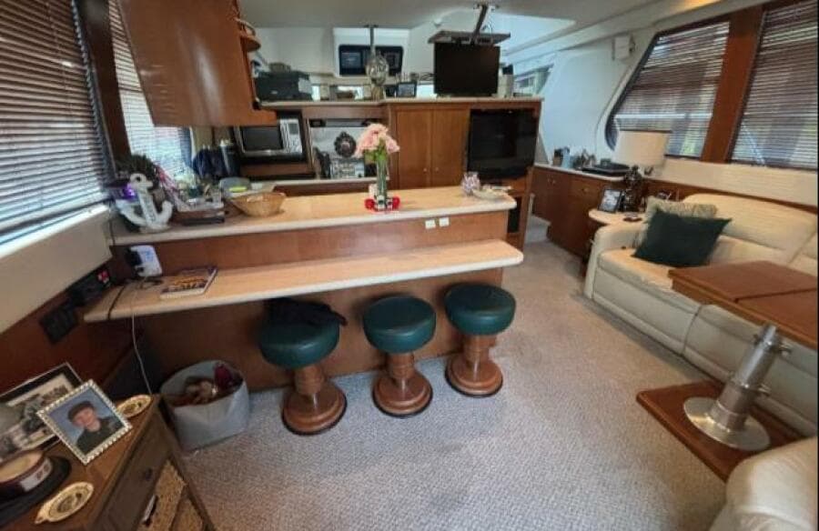 1998 Carver 530 Voyager