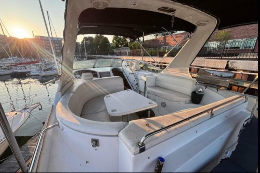 1998 Carver 530 Voyager