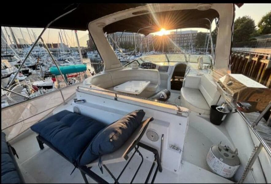 1998 Carver 530 Voyager