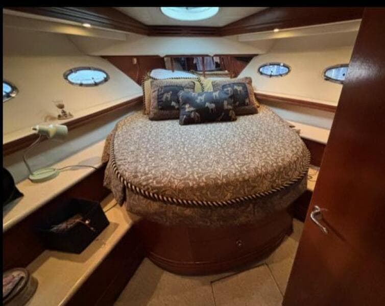 1998 Carver 530 Voyager