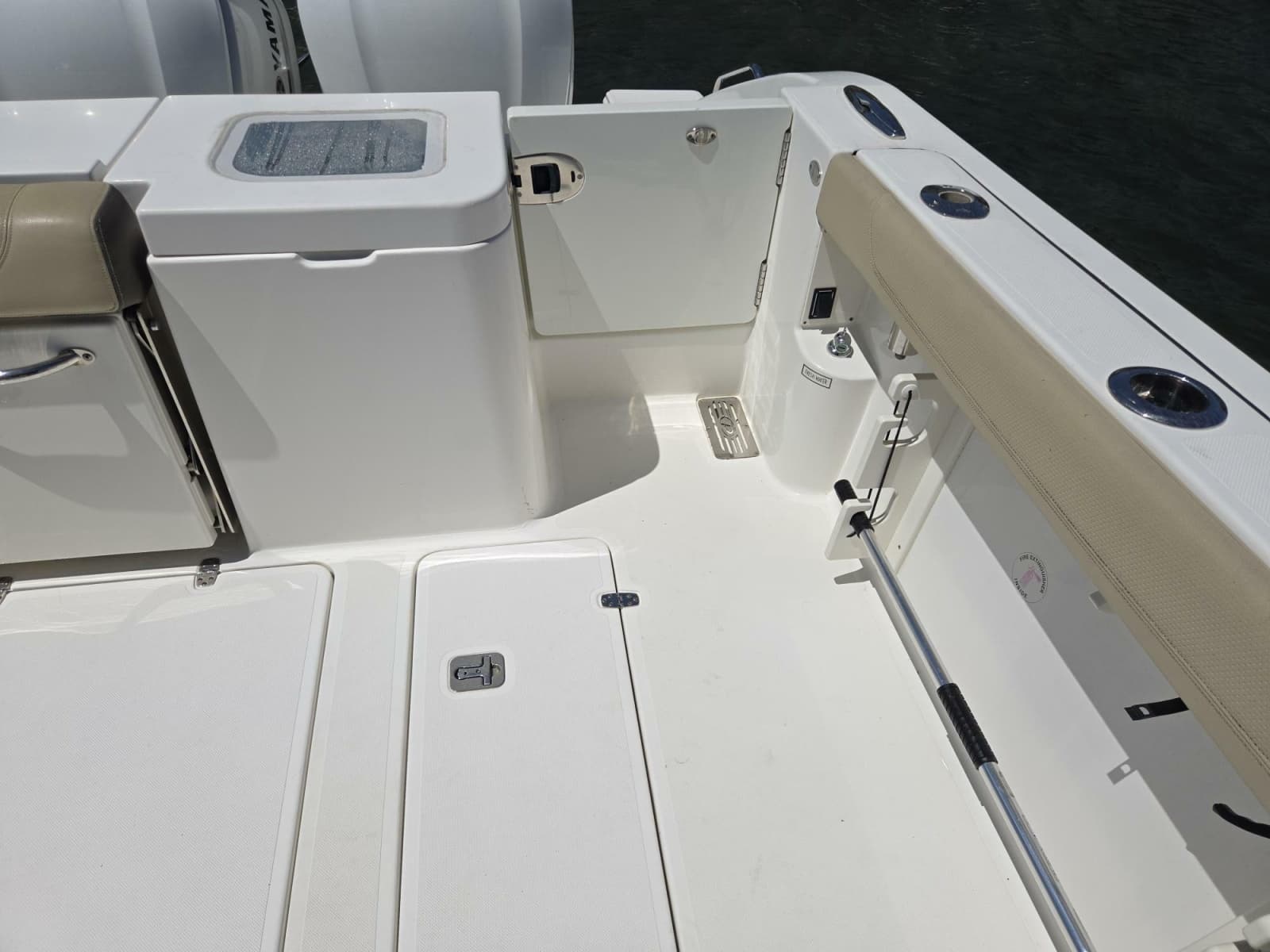 2019 Pursuit 355 Offshore