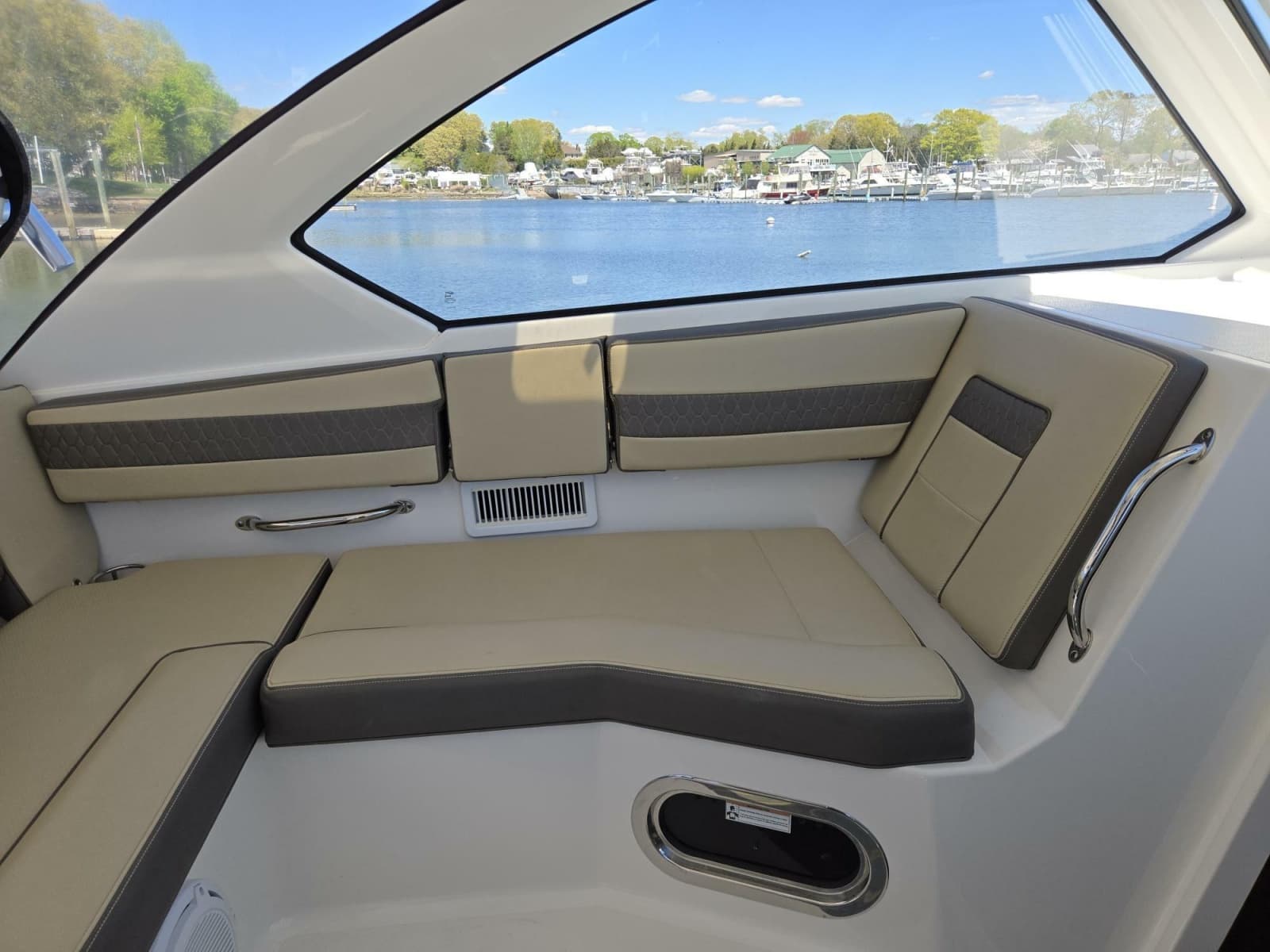 2019 Pursuit 355 Offshore