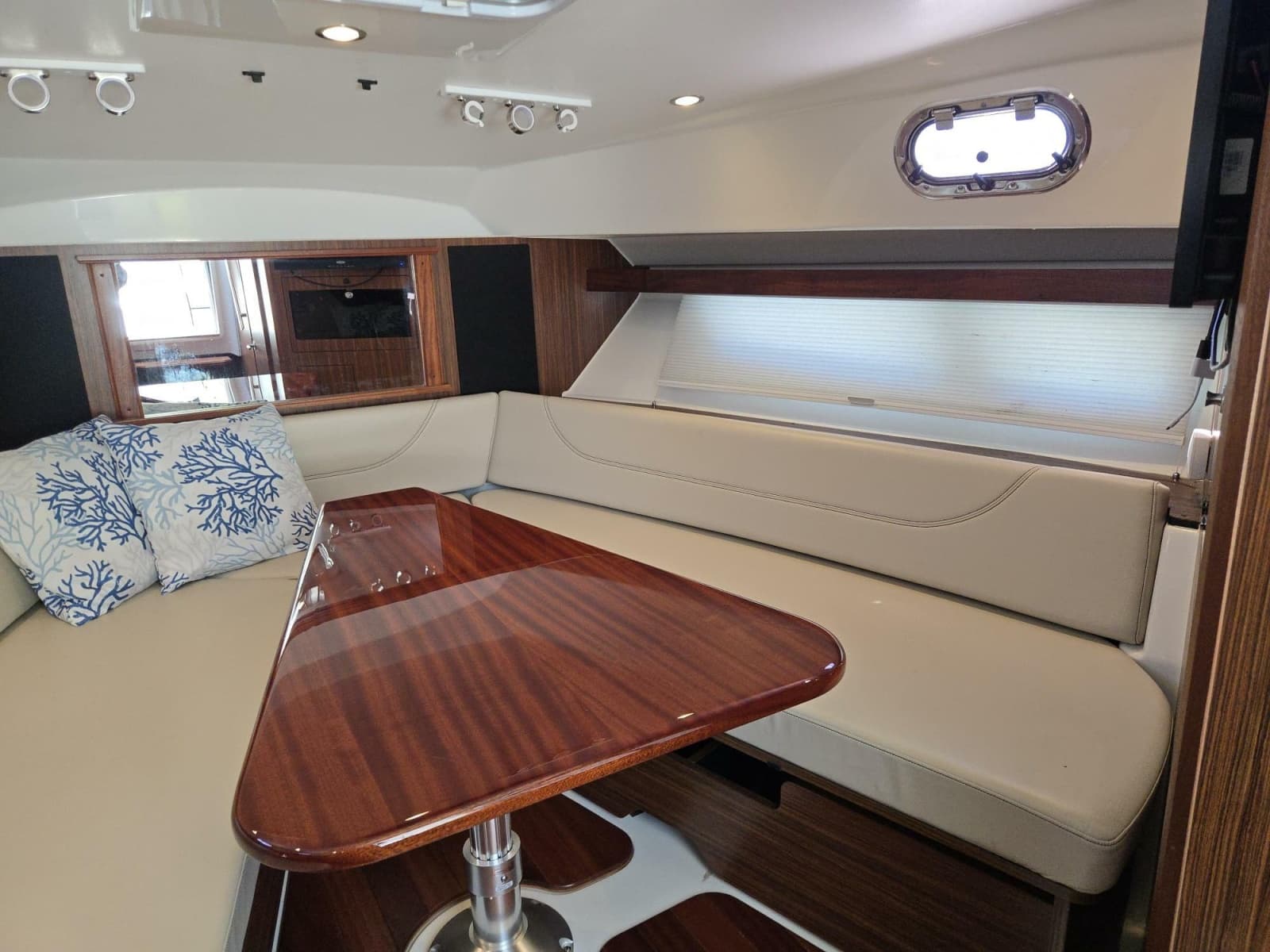 2019 Pursuit 355 Offshore