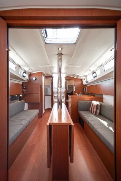 2019 Beneteau Oceanis 38.1