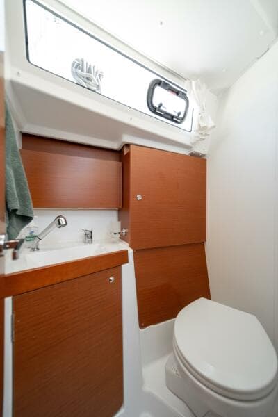 2019 Beneteau Oceanis 38.1