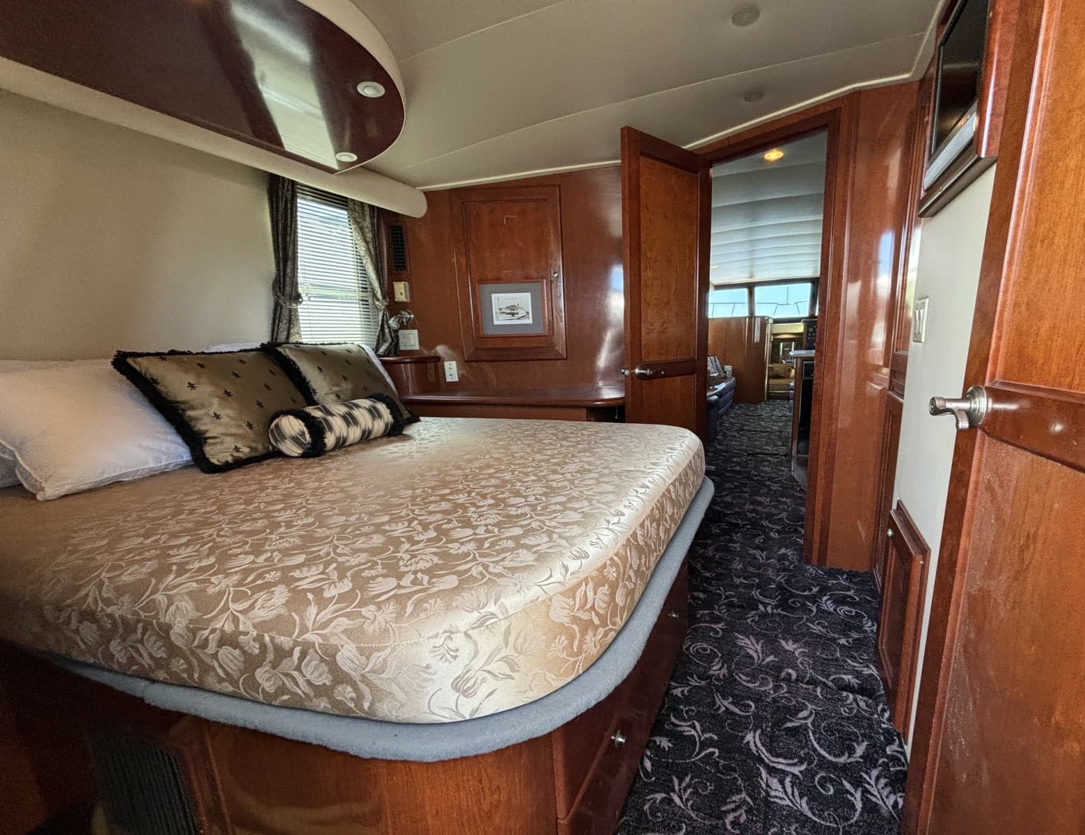 2007 Bluewater 5200