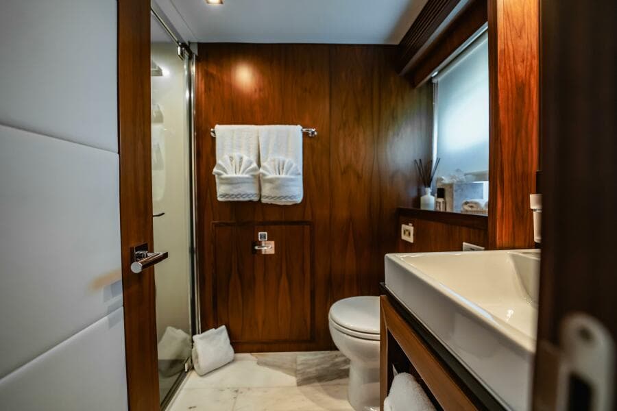 2011 Sunseeker 34 Metre Yacht