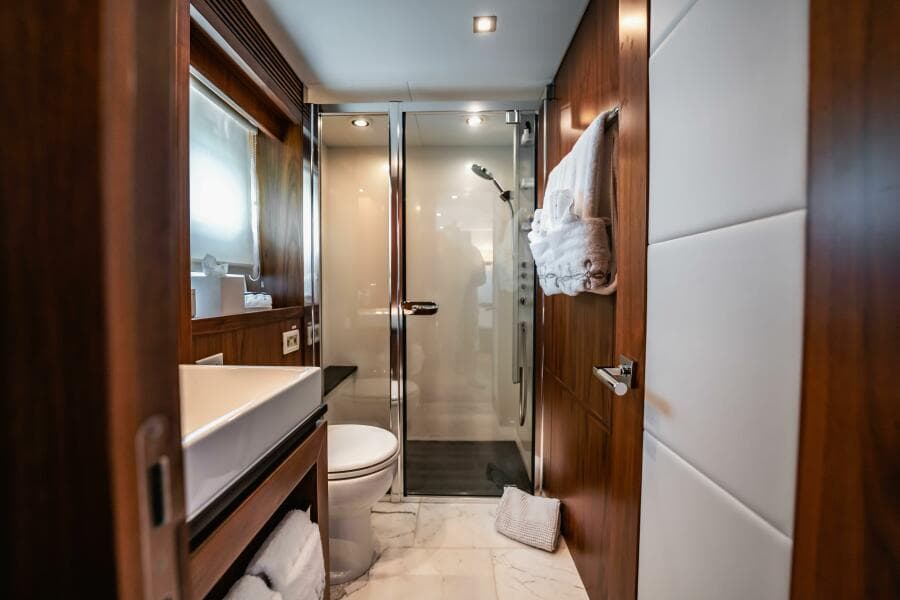 2011 Sunseeker 34 Metre Yacht