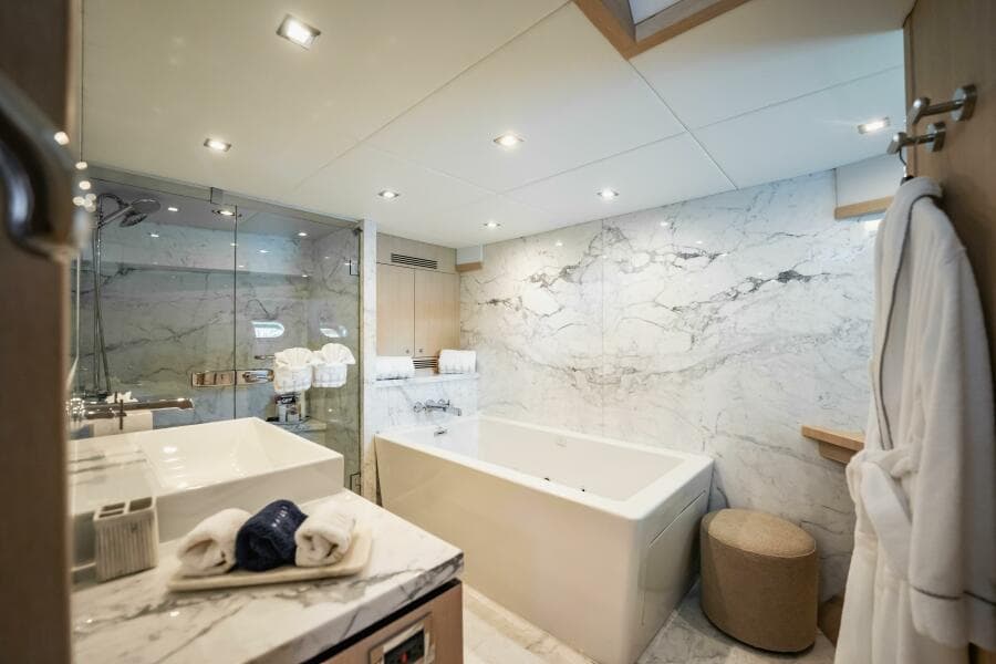 2011 Sunseeker 34 Metre Yacht