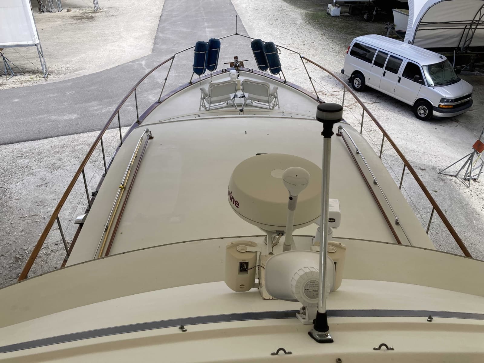 1972 Chris-Craft Commander Flush Deck