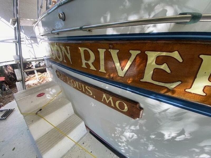 1972 Chris-Craft Commander Flush Deck