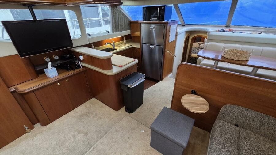 2000 Cruisers Yachts 4450 Express Motor Yacht