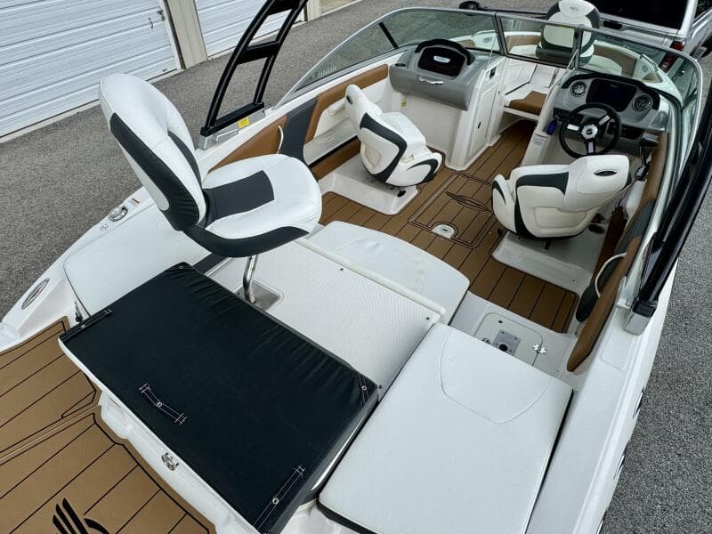 2023 Chaparral 21 SSi Ski & Fish