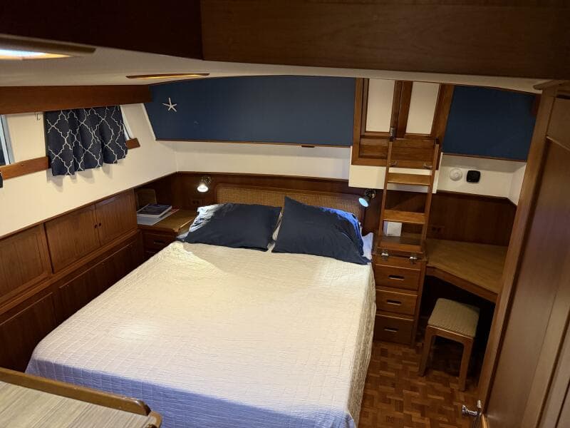 1991 Grand Banks 42 Classic