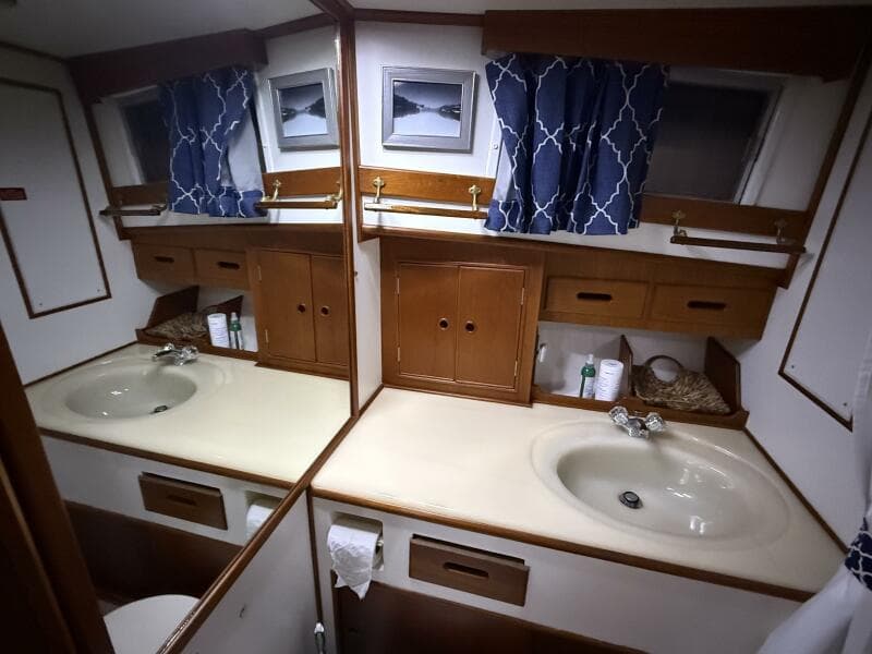1991 Grand Banks 42 Classic
