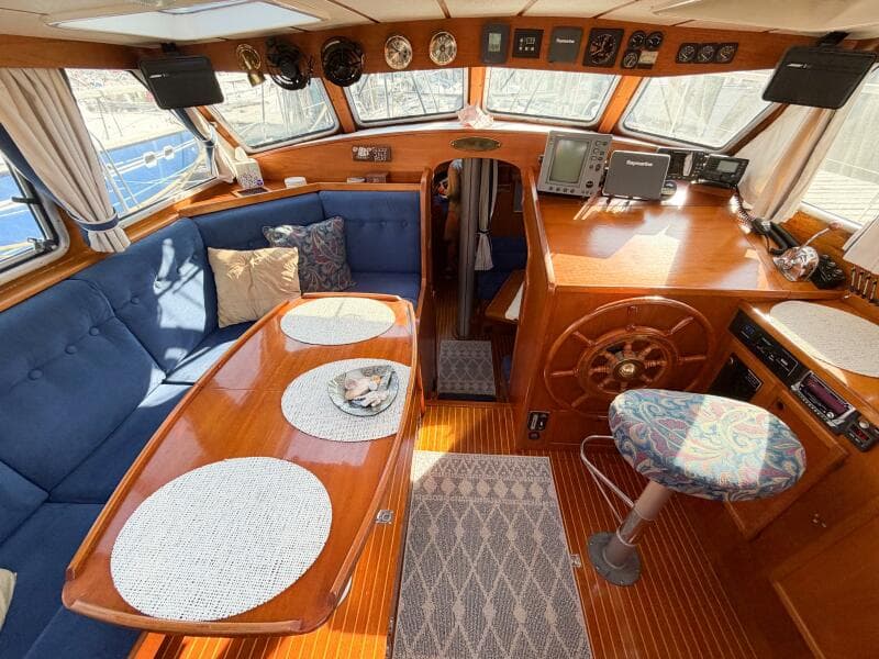 1986 Nauticat 40 Cutter Ketch Pilothouse