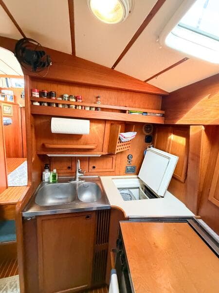 1986 Nauticat 40 Cutter Ketch Pilothouse