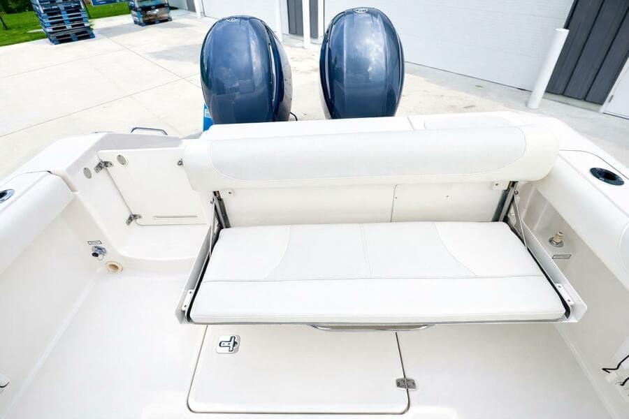 2017 Pursuit C 260 Center Console