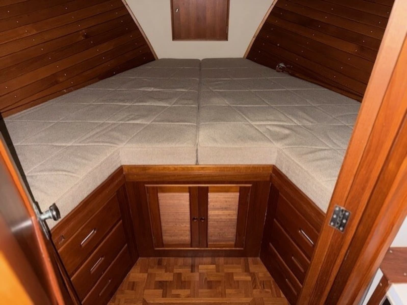 Fwd stateroom
