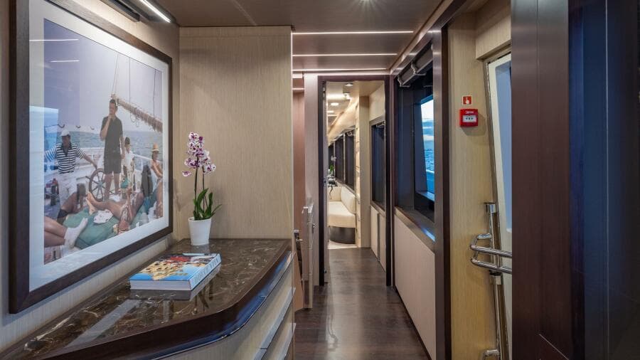 Guest Foyer Looking Forward To Master Stateroom 