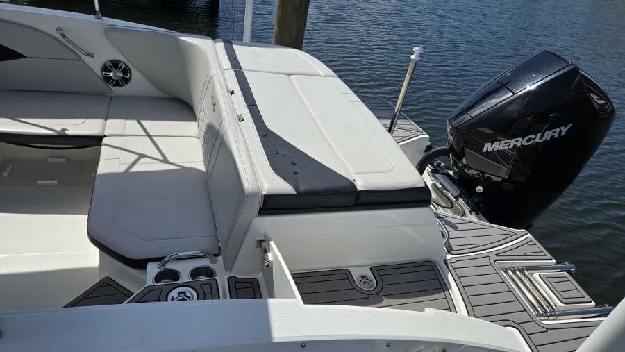 2023 Sea Ray SPX 210 OB