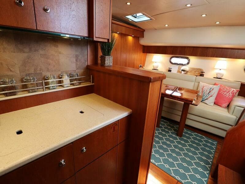 2009 Tiara Yachts Sovran 4300