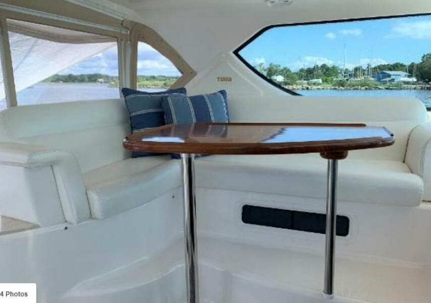 2009 Tiara Yachts Sovran 4300
