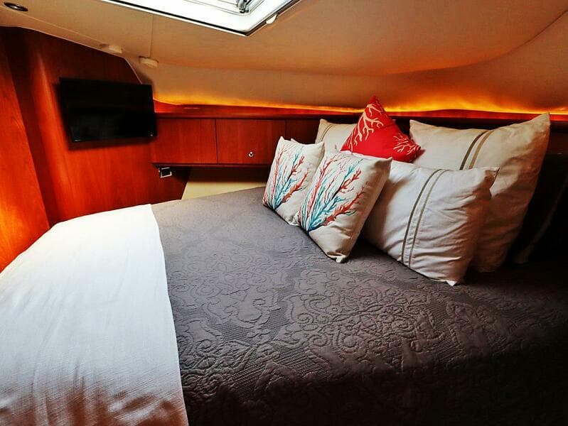 2009 Tiara Yachts Sovran 4300
