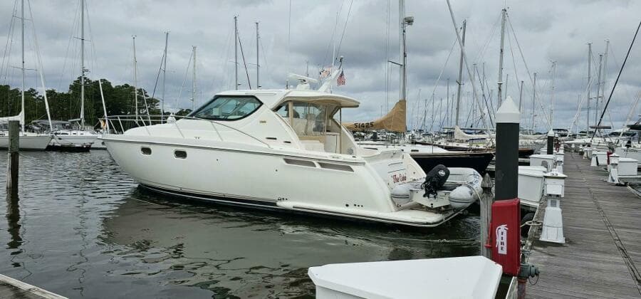 2009 Tiara Yachts Sovran 4300