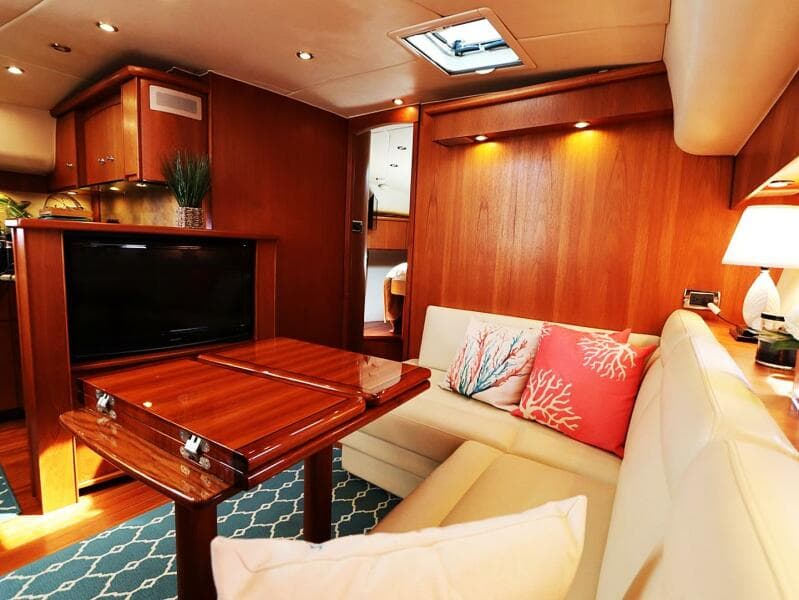 2009 Tiara Yachts Sovran 4300