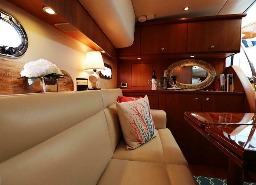 2009 Tiara Yachts Sovran 4300